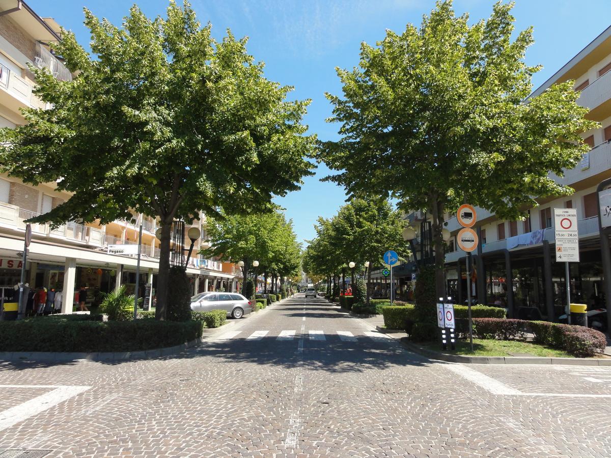 Diana - Appartamenti Bibione Kültér fotó
